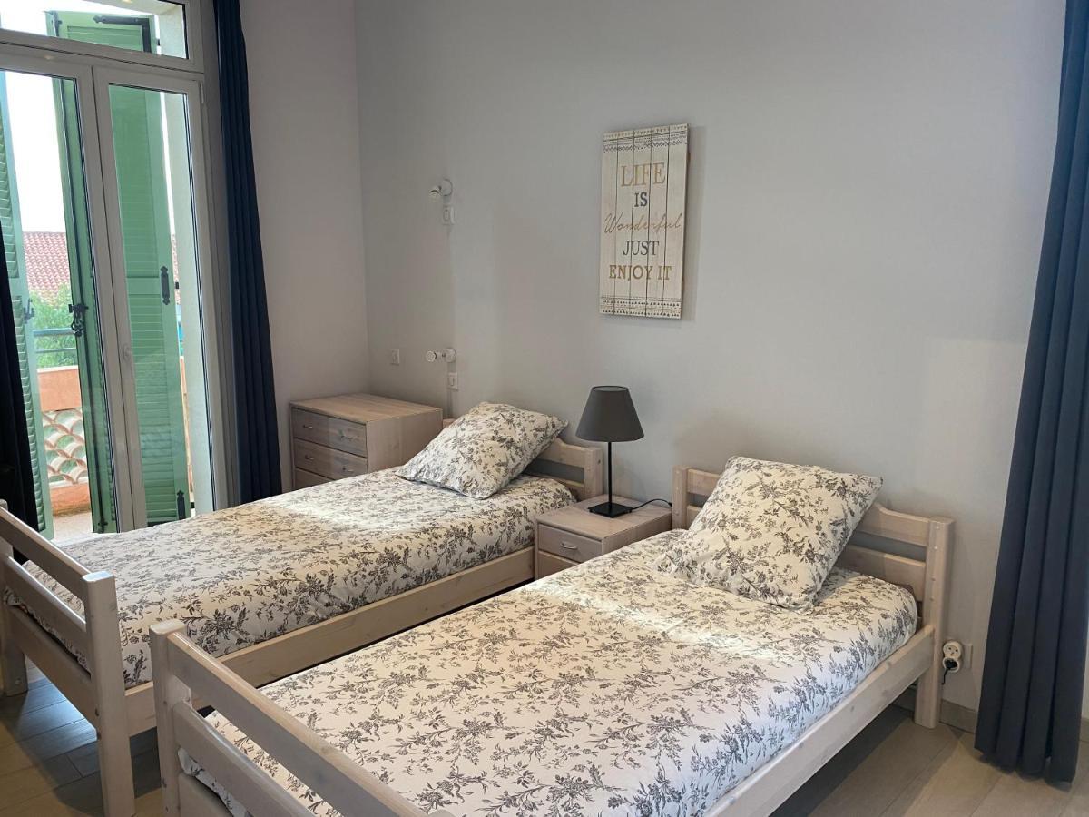 Agreable 3 Pieces Climatise Avec Vue Mer Et Parking Villefranche-sur-Mer Bagian luar foto