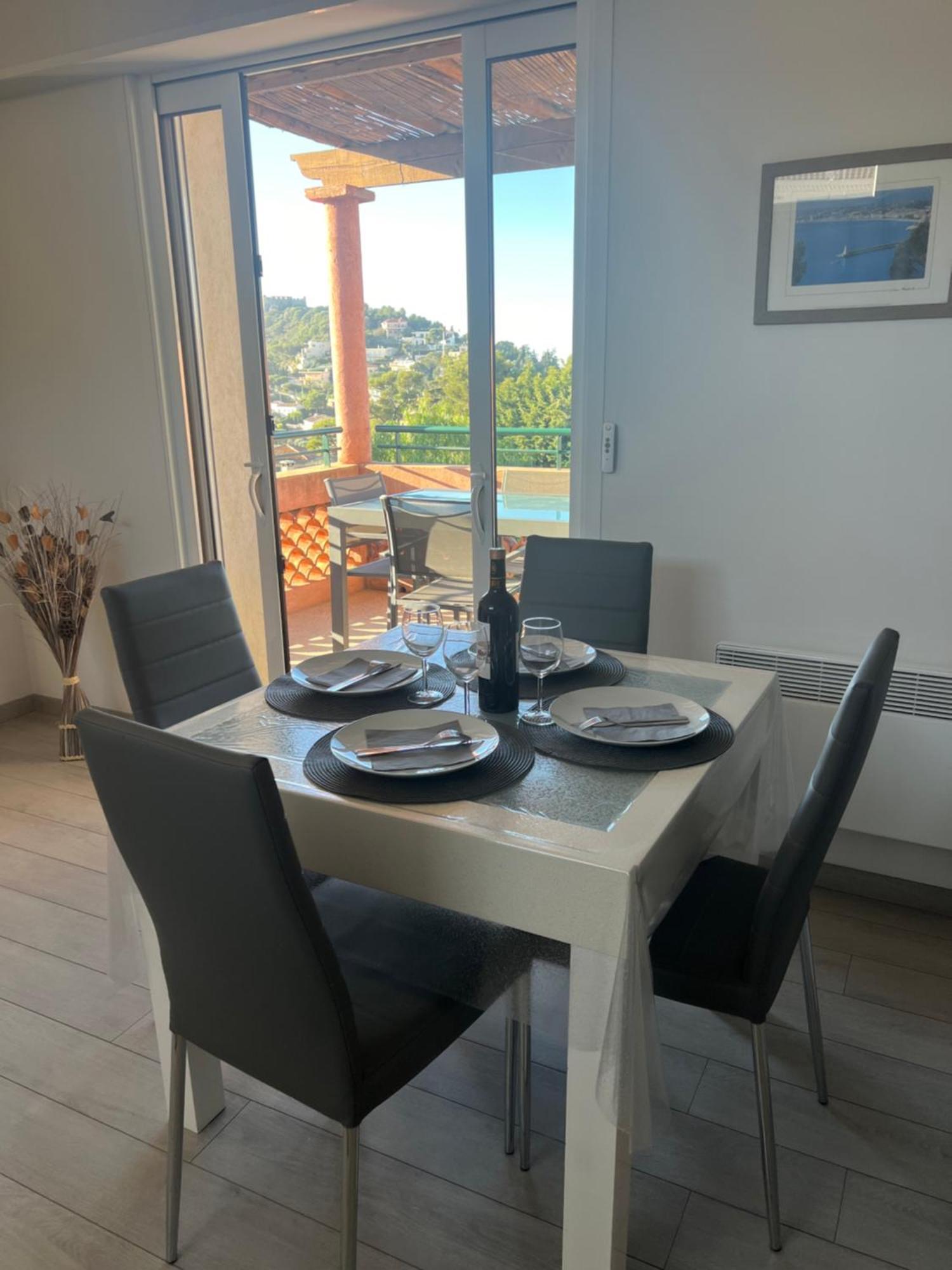 Agreable 3 Pieces Climatise Avec Vue Mer Et Parking Villefranche-sur-Mer Bagian luar foto