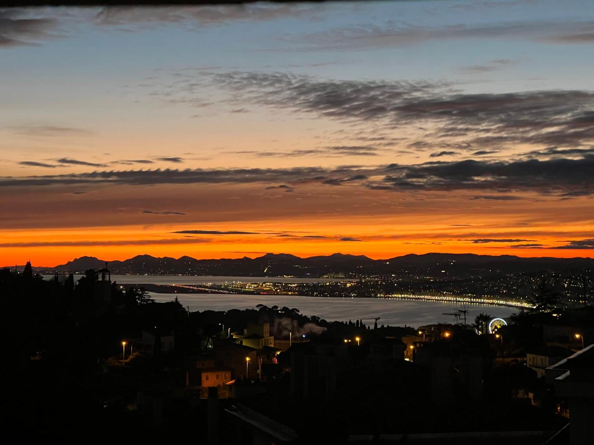 Agreable 3 Pieces Climatise Avec Vue Mer Et Parking Villefranche-sur-Mer Bagian luar foto